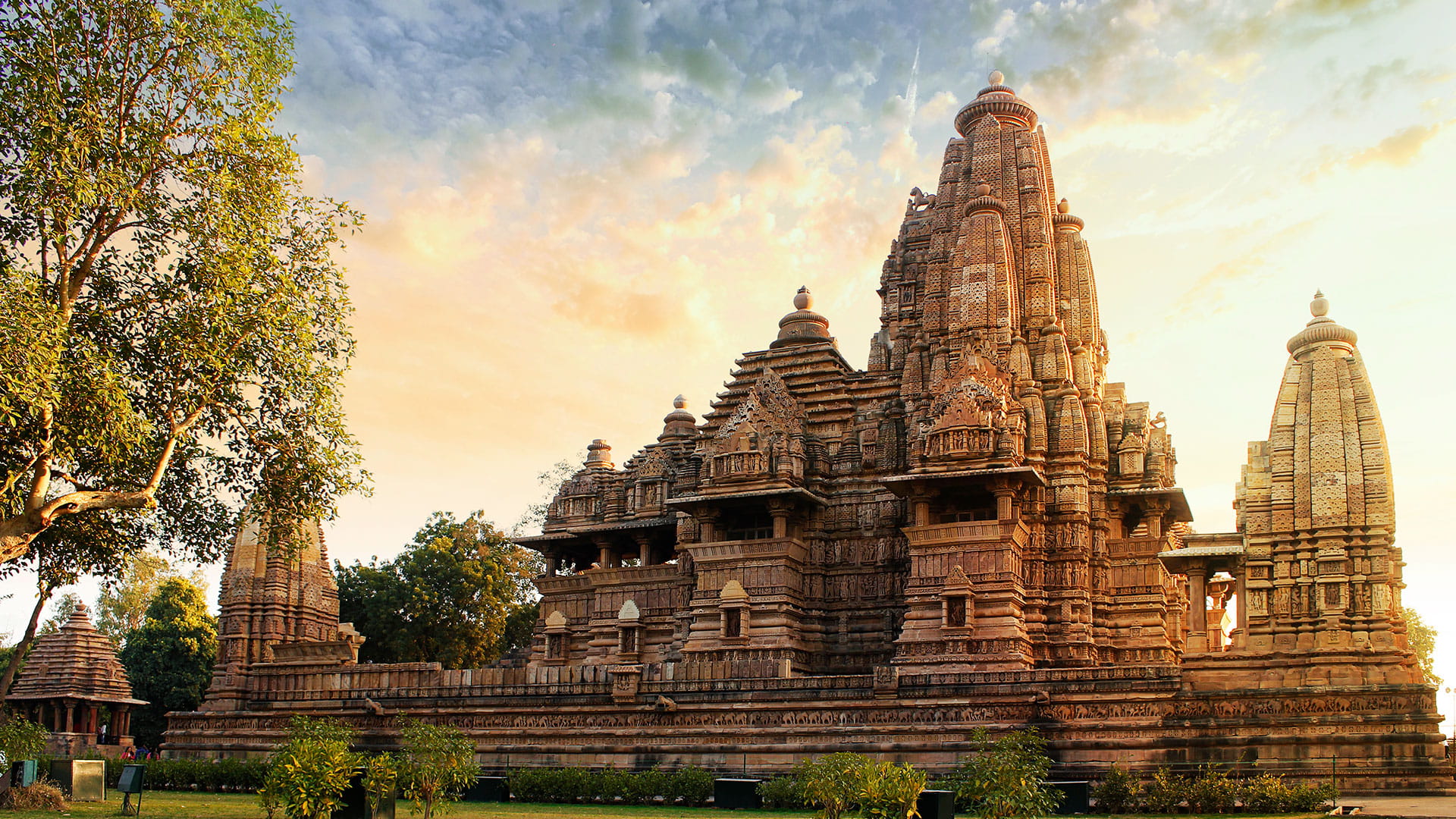 Travel Across Madhya Pradesh With Comfort